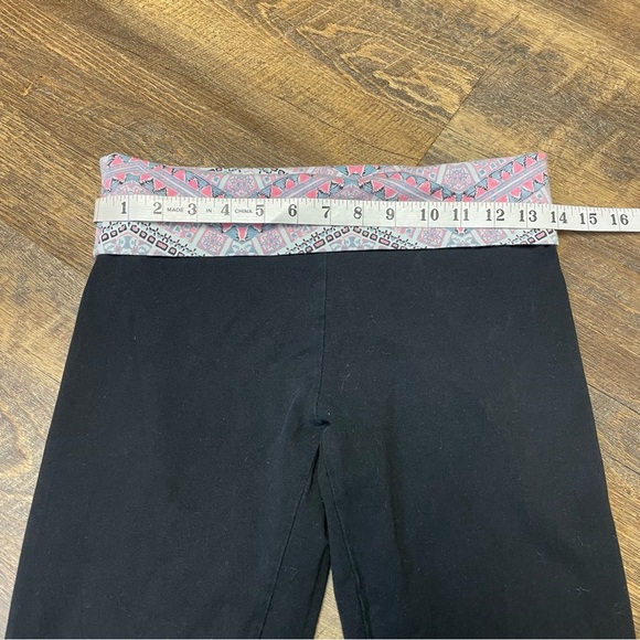 Victoria's Secret Yoga Capri Leggings Size Small Fold Over Black Pink Teal Y2K - Picture 2 of 8
